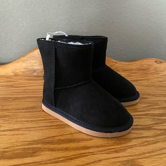 Old Navy Other - Cozy Black Suede Boots